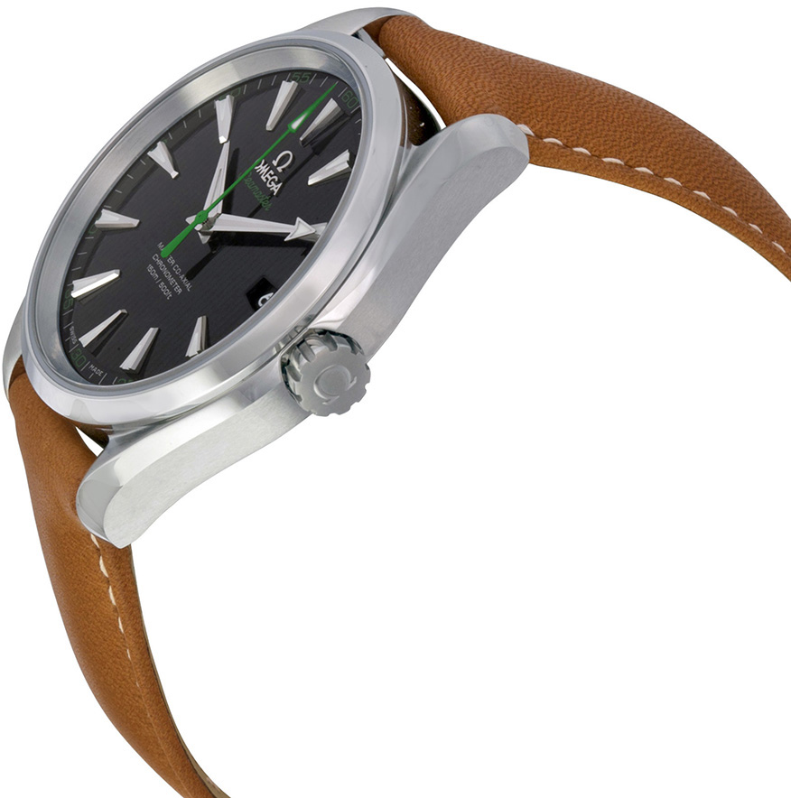 Continuing the classical design, this green second hand replica Omega watch adopted the 41.5mm stainless steel case, matching brown leather strap, also equipping with 8500 co-axial movement.